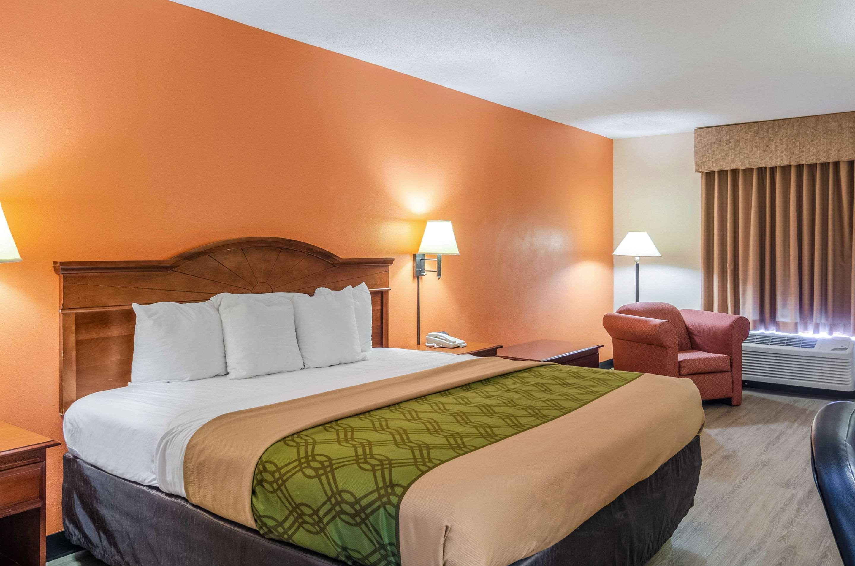 Econo Lodge Inn & Suites Gulfport Kültér fotó