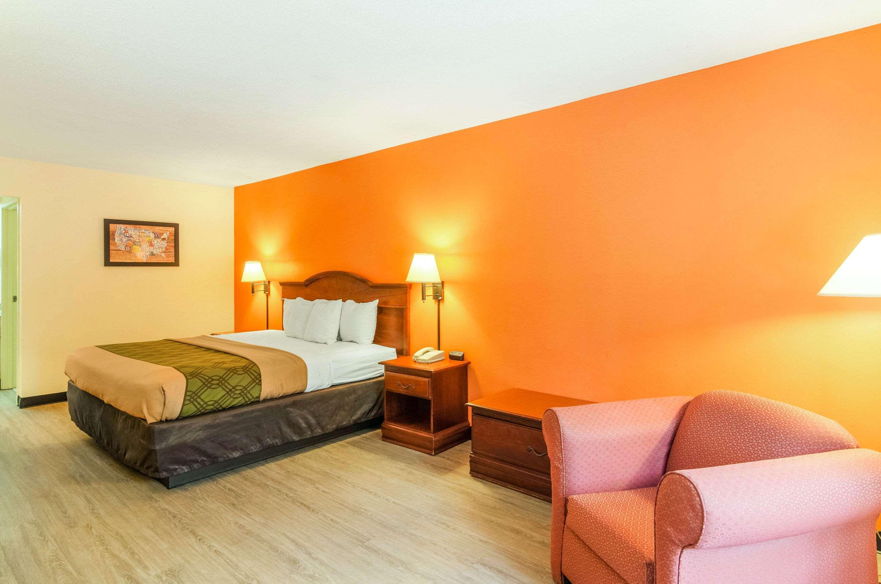 Econo Lodge Inn & Suites Gulfport Kültér fotó
