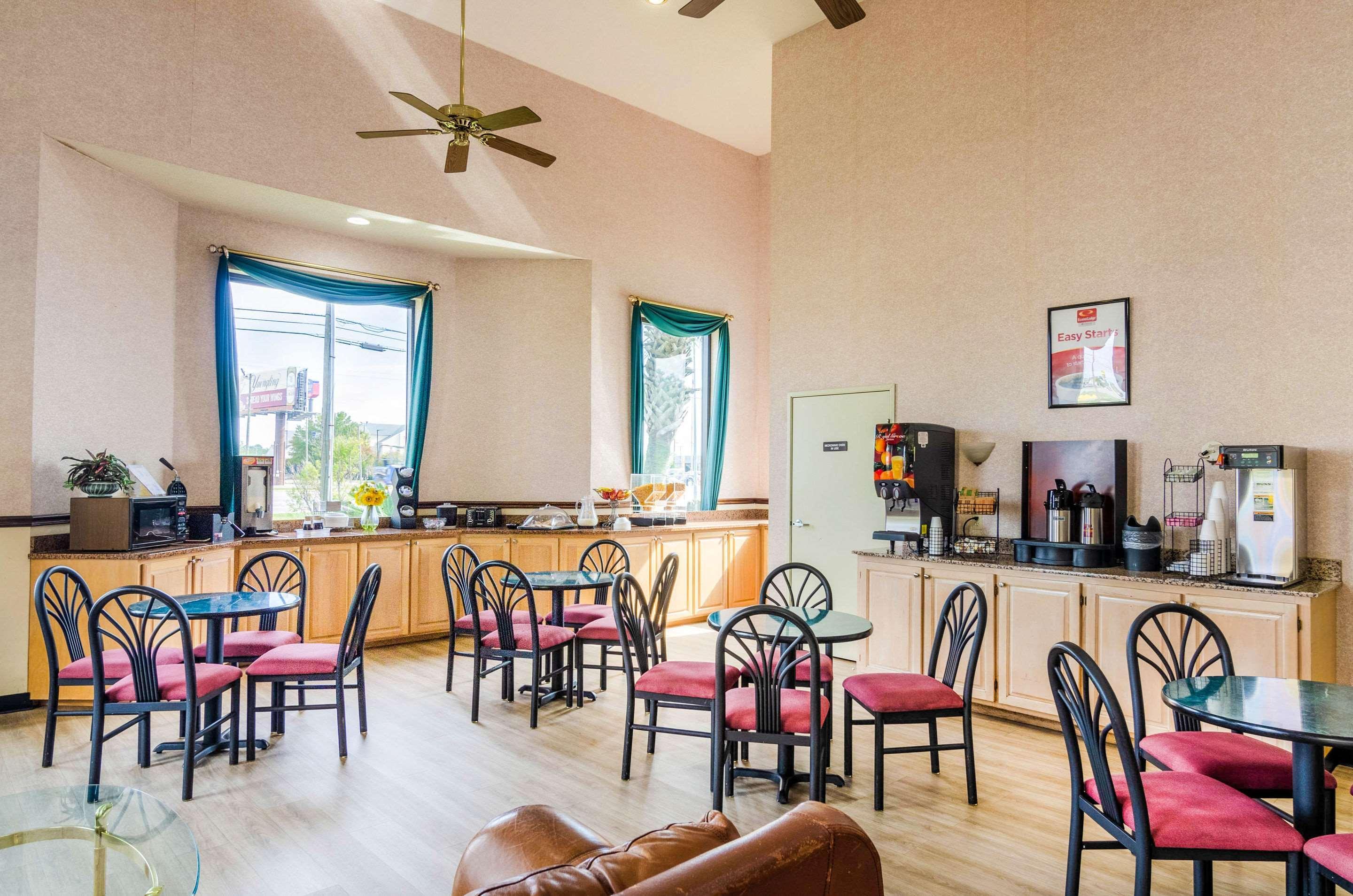 Econo Lodge Inn & Suites Gulfport Kültér fotó