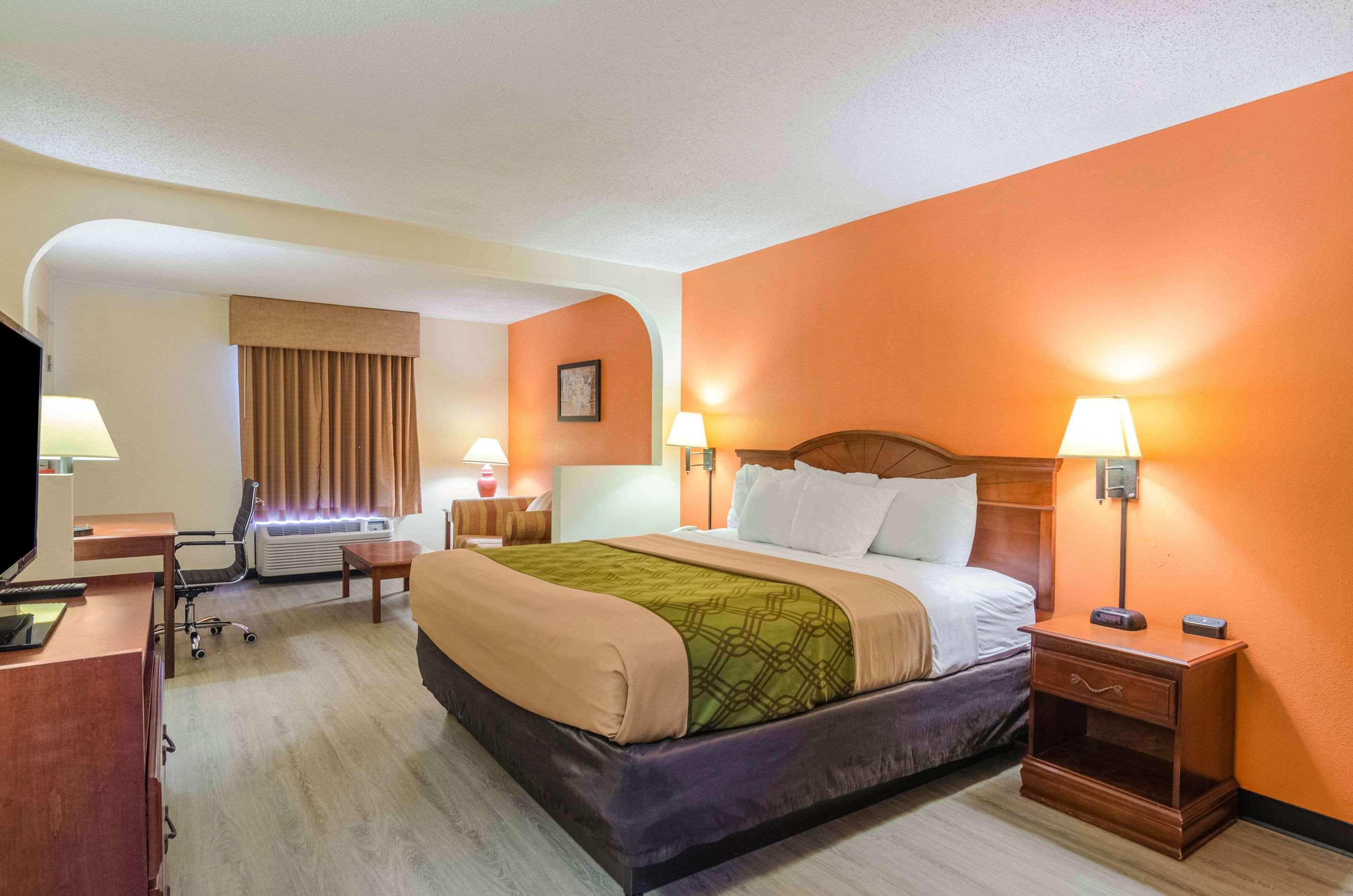 Econo Lodge Inn & Suites Gulfport Kültér fotó