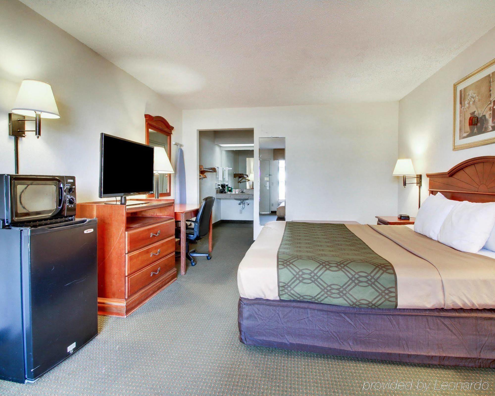 Econo Lodge Inn & Suites Gulfport Kültér fotó